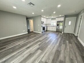 7309 Riverbank Dr in New Port Richey, FL - Building Photo - Building Photo