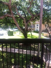 15701 W Waterside Cir, Unit 202 in Sunrise, FL - Building Photo - Building Photo