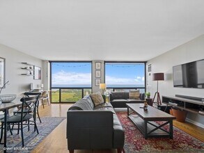 4343 N Clarendon Ave in Chicago, IL - Building Photo - Building Photo