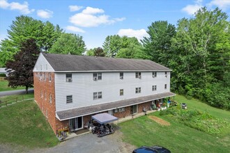 32 Clearview Rd in Averill Park, NY - Building Photo - Building Photo