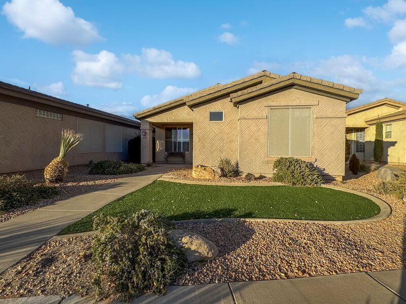 3763 E Sandstone Way in Washington, UT - Building Photo