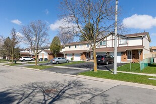 109 Phalen Cres in Toronto, ON - Building Photo