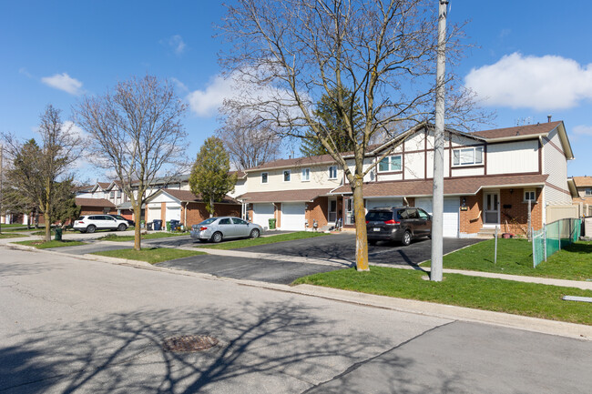 109 Phalen Cres in Toronto, ON - Building Photo - Primary Photo