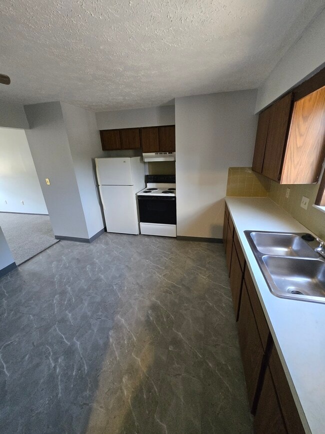 162 Washington Blvd, Unit #4 in Youngstown, OH - Building Photo - Building Photo