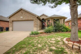 401 Branding Iron Trail in Fort Worth, TX - Building Photo - Building Photo