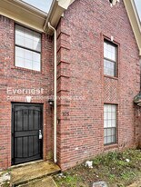 375 Blair Dr W in Southaven, MS - Building Photo