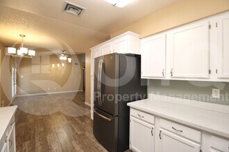 2862 E Dolphin Ave in Mesa, AZ - Building Photo - Building Photo