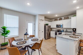 13814 Enzo Gate in San Antonio, TX - Building Photo - Building Photo