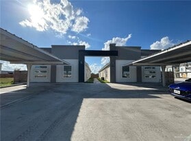 25 N 40th St in Edinburg, TX - Building Photo