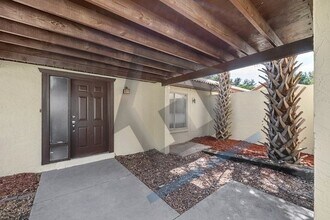 2233 Greenview Cir in Orlando, FL - Building Photo - Building Photo