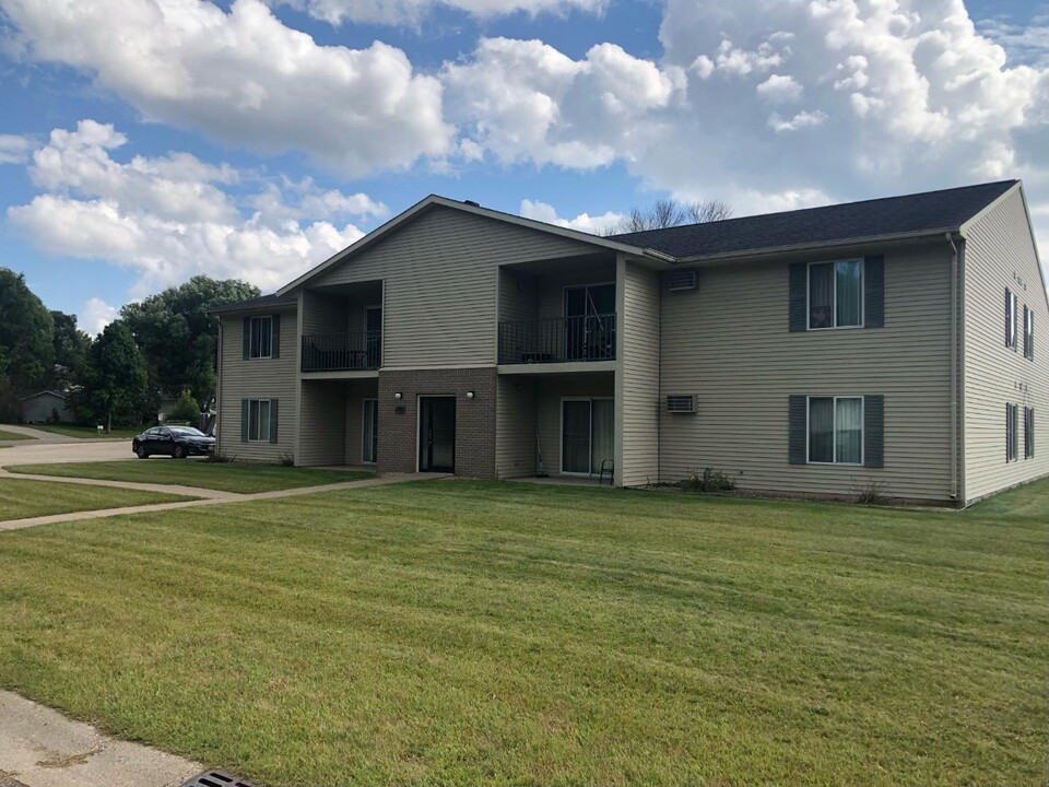 469 Gibbs St S in Prescott, WI - Building Photo