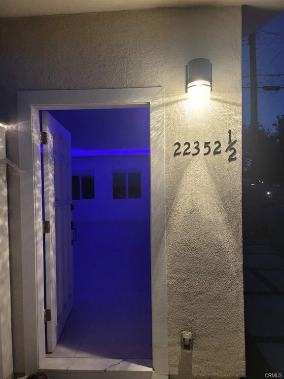 22352 1/2 Schoenborn St in Los Angeles, CA - Building Photo - Building Photo