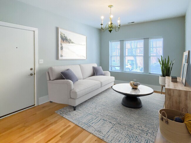 3455 N Wolcott Ave, Unit 3