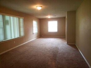 3758 Denton Hwy in Fort Worth, TX - Foto de edificio - Building Photo