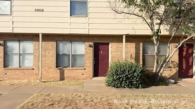 5802 6th St in Lubbock, TX - Building Photo - Building Photo