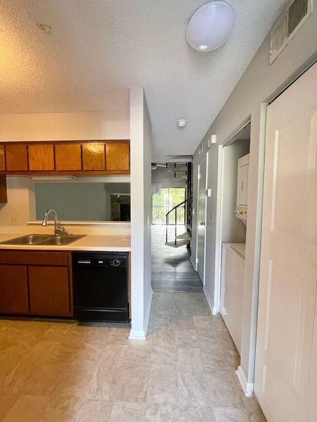 405 Harbison Blvd in Columbia, SC - Building Photo - Building Photo