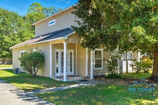 103 Earle Taylor Ln in Ocean Springs, MS - Building Photo
