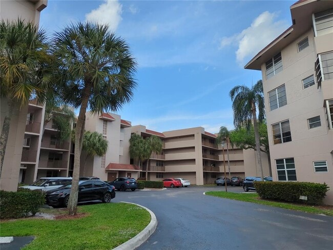 9531 Seagrape Dr, Unit 302 in Davie, FL - Foto de edificio - Building Photo