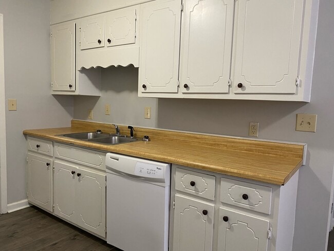 23 Live Oak Pl in Jackson, TN - Building Photo - Building Photo