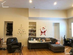 1030 Commonwealth Avenue-Unit -1D in Boston, MA - Building Photo - Building Photo