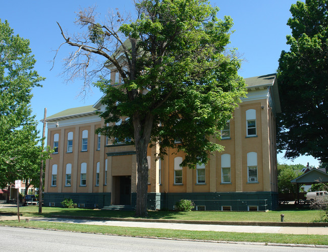 Longfellow School Apartments in Erie, PA - Building Photo - Building Photo