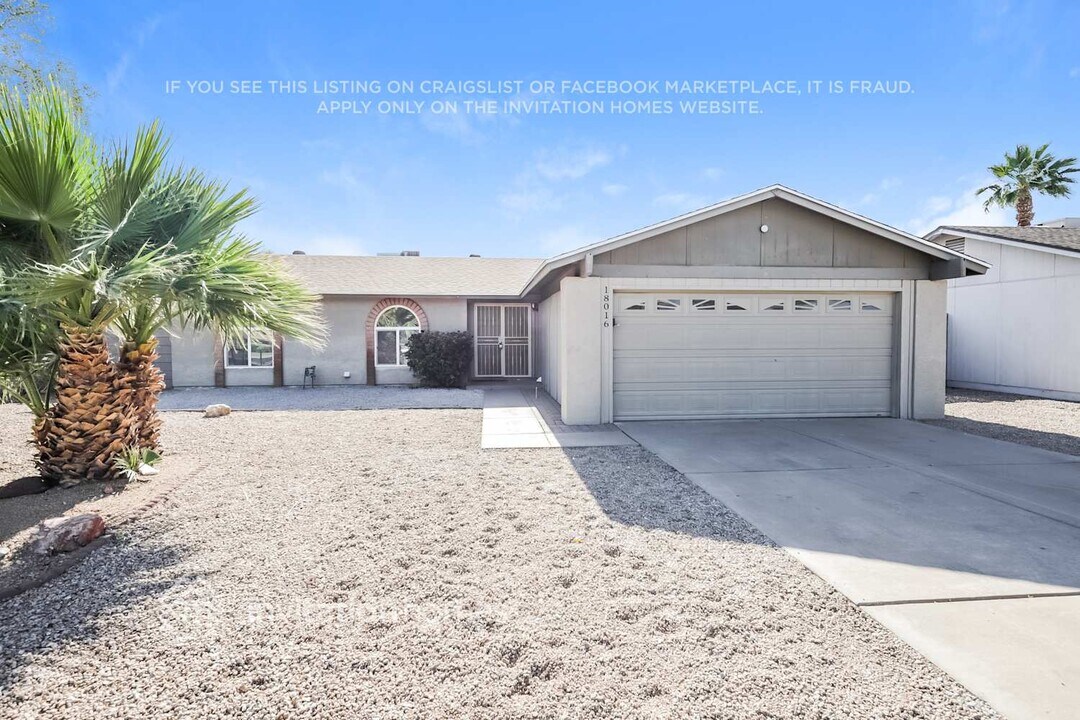 18016 N 55th Ave in Glendale, AZ - Foto de edificio