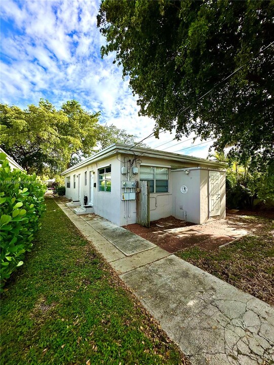 1941 Dewey St in Hollywood, FL - Building Photo