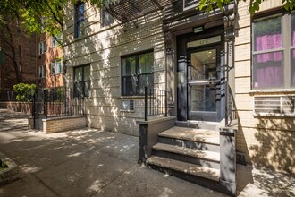 408 E 64th St in New York, NY - Building Photo - Building Photo