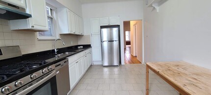 313 18th St in Union City, NJ - Building Photo - Building Photo