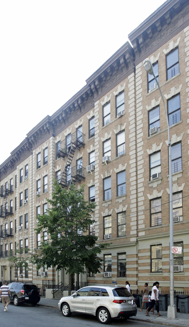 1226 Boston Rd in Bronx, NY - Foto de edificio - Building Photo