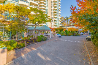 The West Royal - Tower 1 in West Vancouver, BC - Building Photo - Building Photo