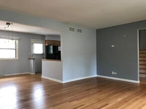 7105 Summit Rd in Darien, IL - Building Photo - Building Photo