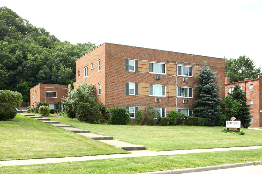 Crestview Apartments in Euclid, OH - Building Photo