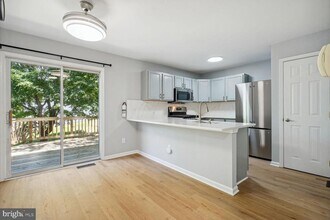 6146 Kendra Way in Centreville, VA - Building Photo - Building Photo