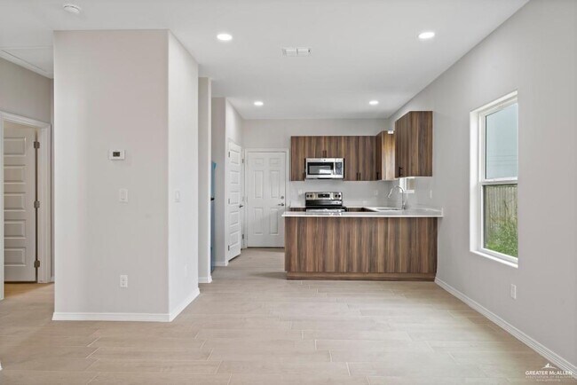 2901 W Driftwood St-Unit -2 in Edinburg, TX - Building Photo - Building Photo