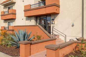 Townhomes on Emerson in Los Angeles, CA - Building Photo - Building Photo