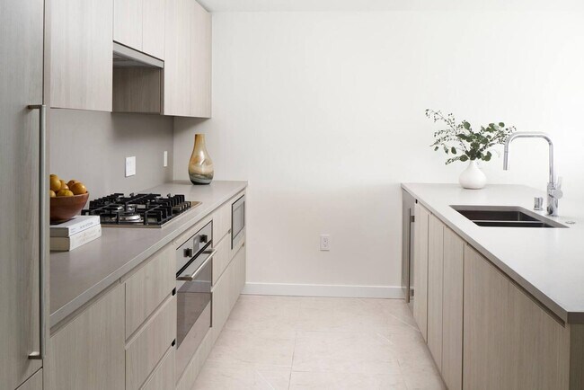 111 Boren Ave N in Seattle, WA - Building Photo - Building Photo