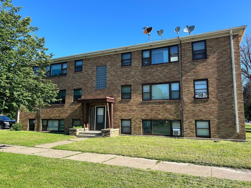 97 Orme St E in St. Paul, MN - Building Photo