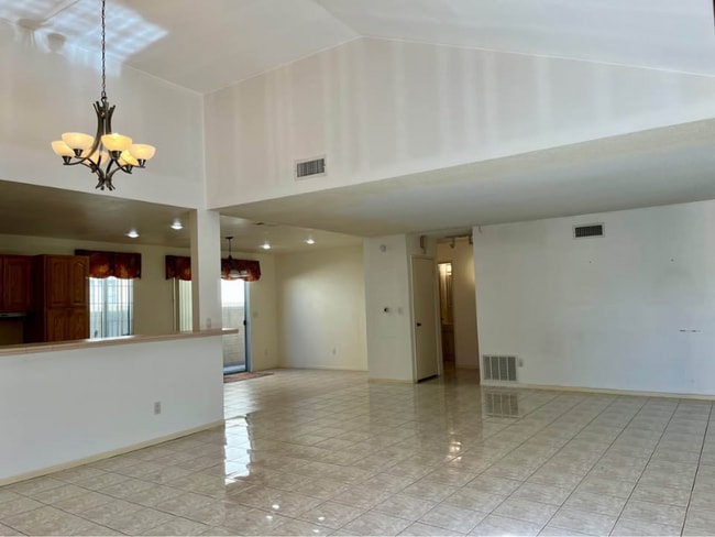 2346 Seabright Ave in Long Beach, CA - Foto de edificio - Building Photo