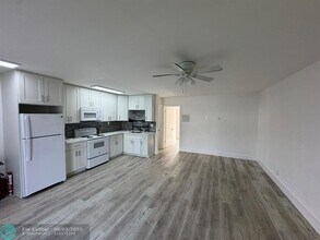 1816 E Oakland Park Blvd in Fort Lauderdale, FL - Building Photo - Building Photo