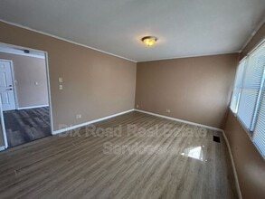1422 Honeybee Dr in Dayton, OH - Building Photo - Building Photo