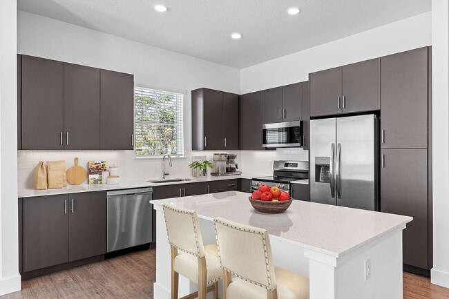 Ellenton Crossings in Ellenton, FL - Foto de edificio - Building Photo