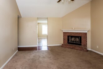 6719 Ross Manor Dr in Memphis, TN - Building Photo - Building Photo