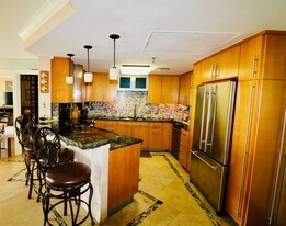 1 Marina Dr in St. Simons Island, GA - Building Photo