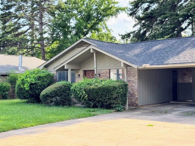 property at 6207-6207 Sandlin Ave