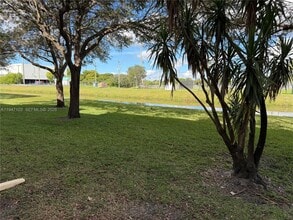 7891 Sunrise Lakes Dr N in Fort Lauderdale, FL - Building Photo - Building Photo