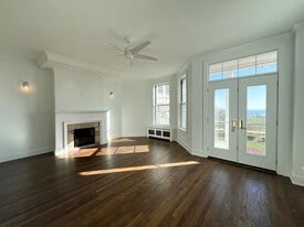 1228 E Juneau Ave in Milwaukee, WI - Building Photo