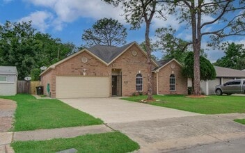 5834 W Airport Blvd in Houston, TX - Building Photo - Building Photo
