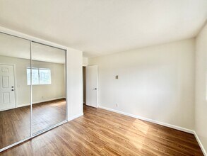 250 E Surfside Dr in Port Hueneme, CA - Building Photo - Building Photo