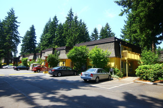 Woodside East in Bellevue, WA - Foto de edificio - Building Photo